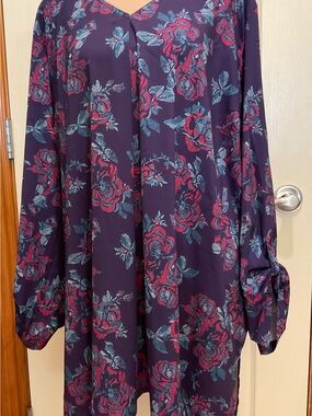 Catherines Dark Blue Floral Tunic Rolltab Sleeves Solid Back 3X 26/28